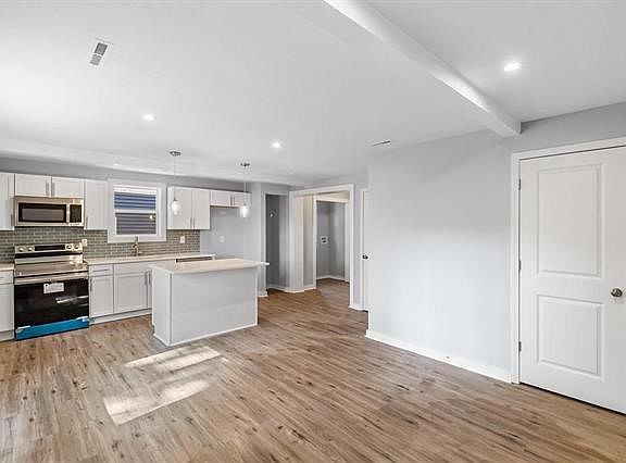 3rd image of 4932 Garfield Ave