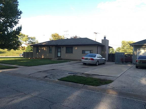 3rd image of 3901 S Masterbrooke Dr