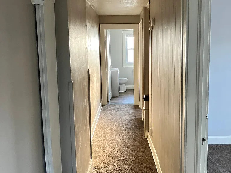 936 N Riley Ave — Photo 16