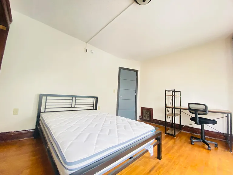 1337 Madison St #A — Photo 38