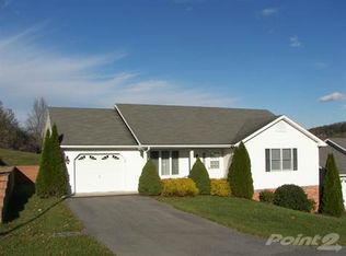 84 Garden Dr, Berkeley Springs, WV 25411