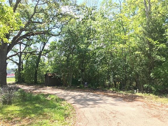 4th image of 40109 Wilson Dr