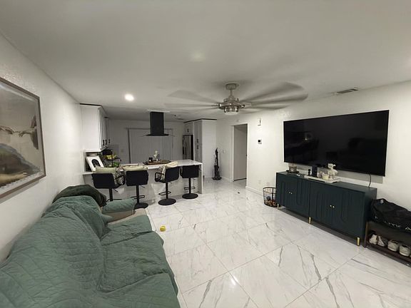 3rd image of 641 SE 13th Pl #1