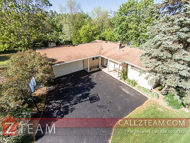 1st image of 22W302 Hackberry Dr