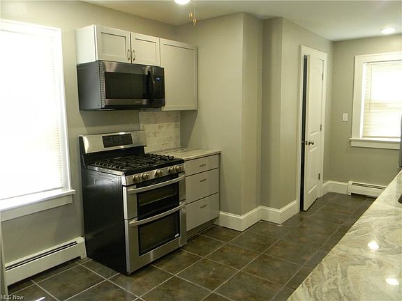 3rd image of 17009 Truax Ave