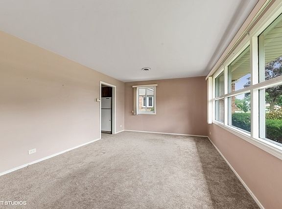 3rd image of 884 S 3rd Ave