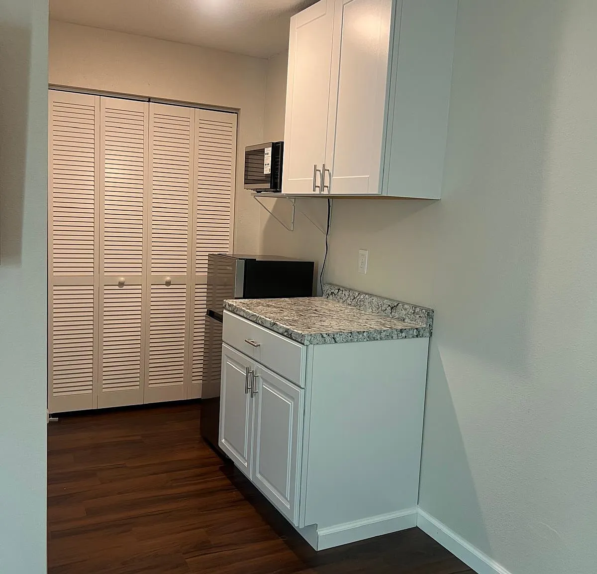 Studio, $1,270 — Photo 4