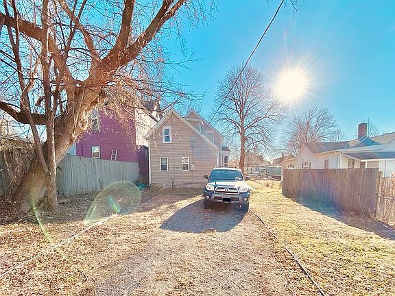 5th image of 65 Lawson Ave W