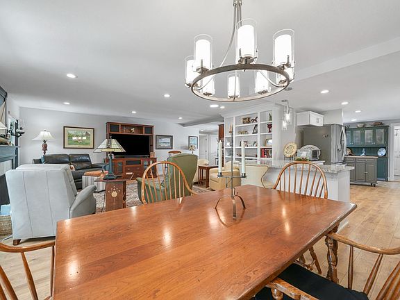 5th image of 6493 Meadowridge Court