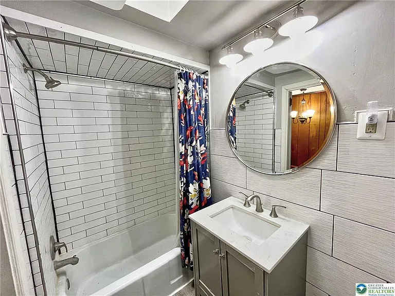 1022 S 10th St — Photo 10