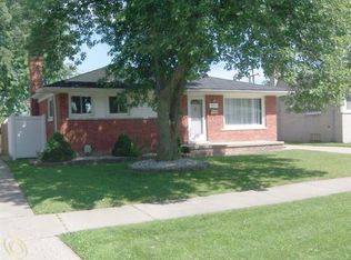 3893 Hayes St, Wayne, MI 48184