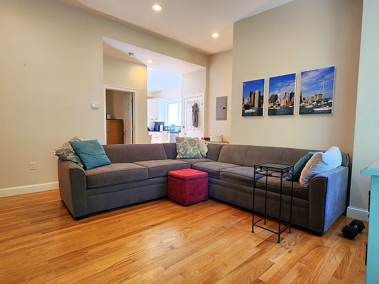 121 Heath St #2 — Photo 6