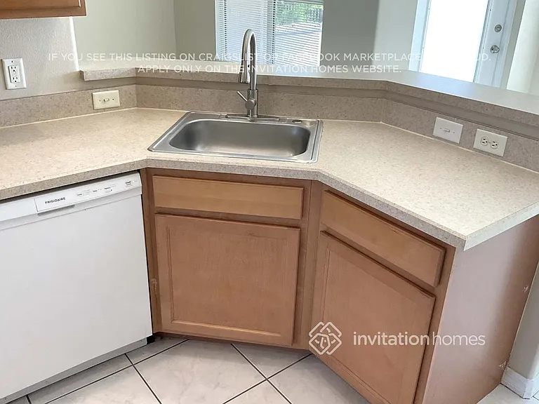 3060 Eldron Blvd SE — Photo 6