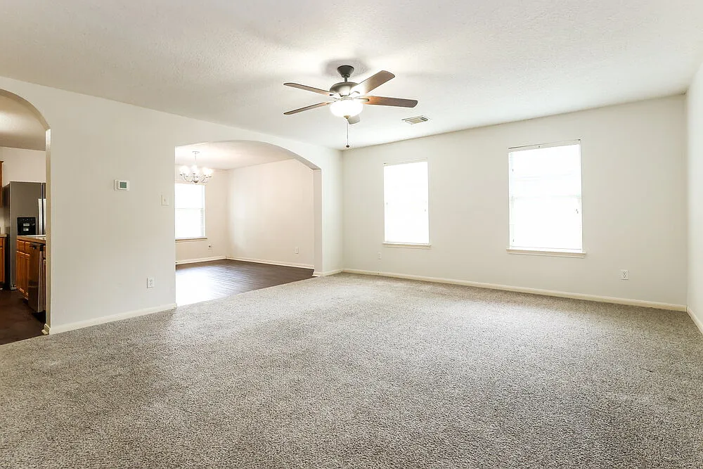 4 bed, 2.0 bath, 1655 sqft, $1,630 — Photo 3