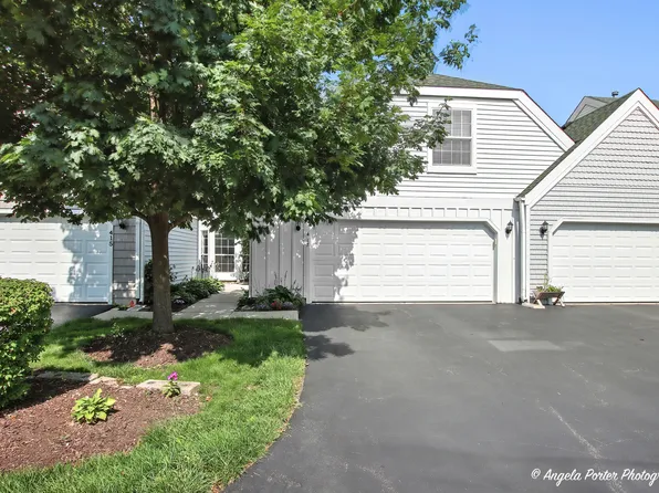 417 Country Lane Ct #417, Wauconda, IL 60084