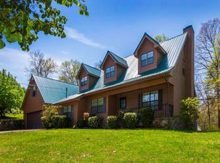 2701 Branden Dr, Strawberry Plains, TN 37871