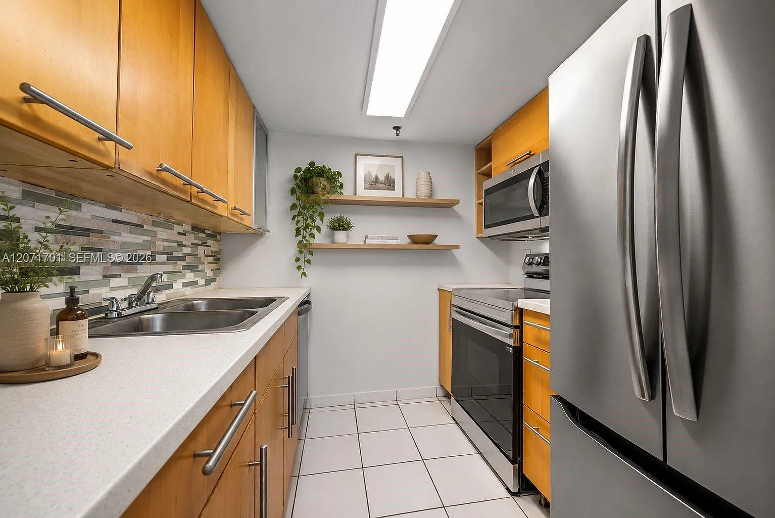Aragon Plaza Condo — Photo 1