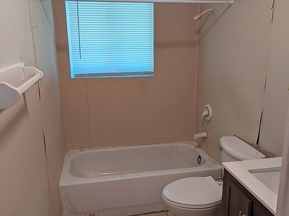 2nd image of 4013 Baker Dr