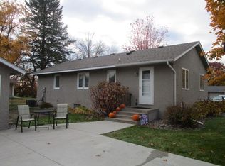 842 Xenia Ave NW, Elk River, MN 55330