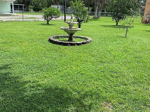 3rd image of 2530 Lakeview Dr