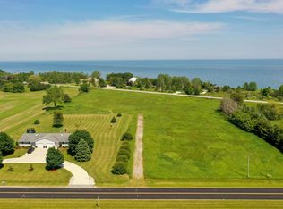 2915 S 26th St, Manitowoc, WI 54220