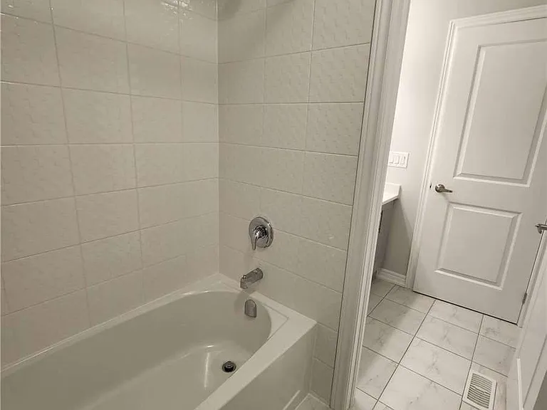 34 Stonehill Ave — Photo 18
