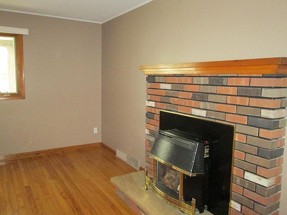 5th image of 2029 Baker Ave Floor 1