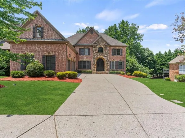 2452 Walkers Glen Ln, Buford, GA 30519