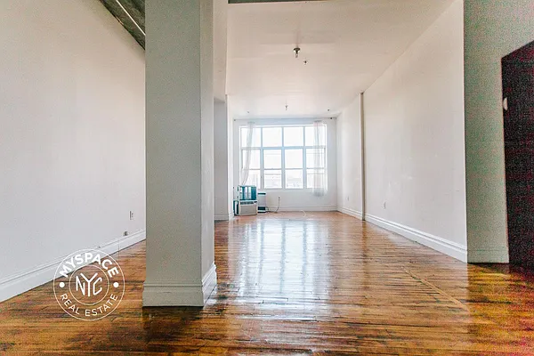 Rented by MySpaceNYC | media 25
