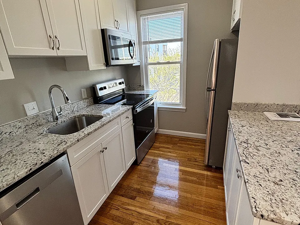 187 Washington Ave #3