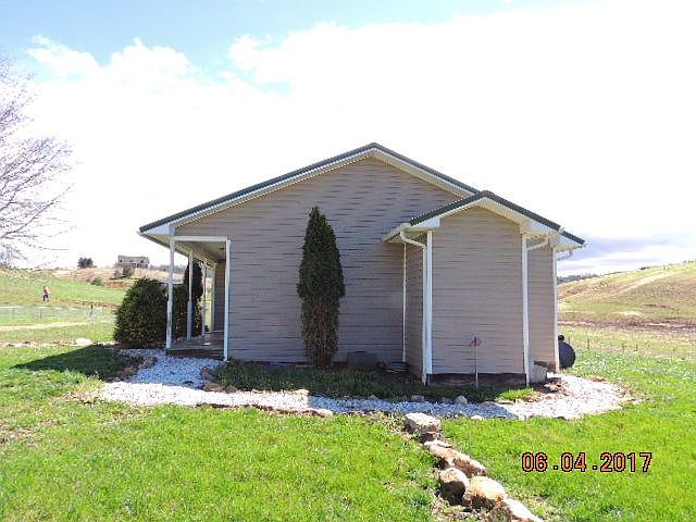 2nd image of 3186 Lawson Ln