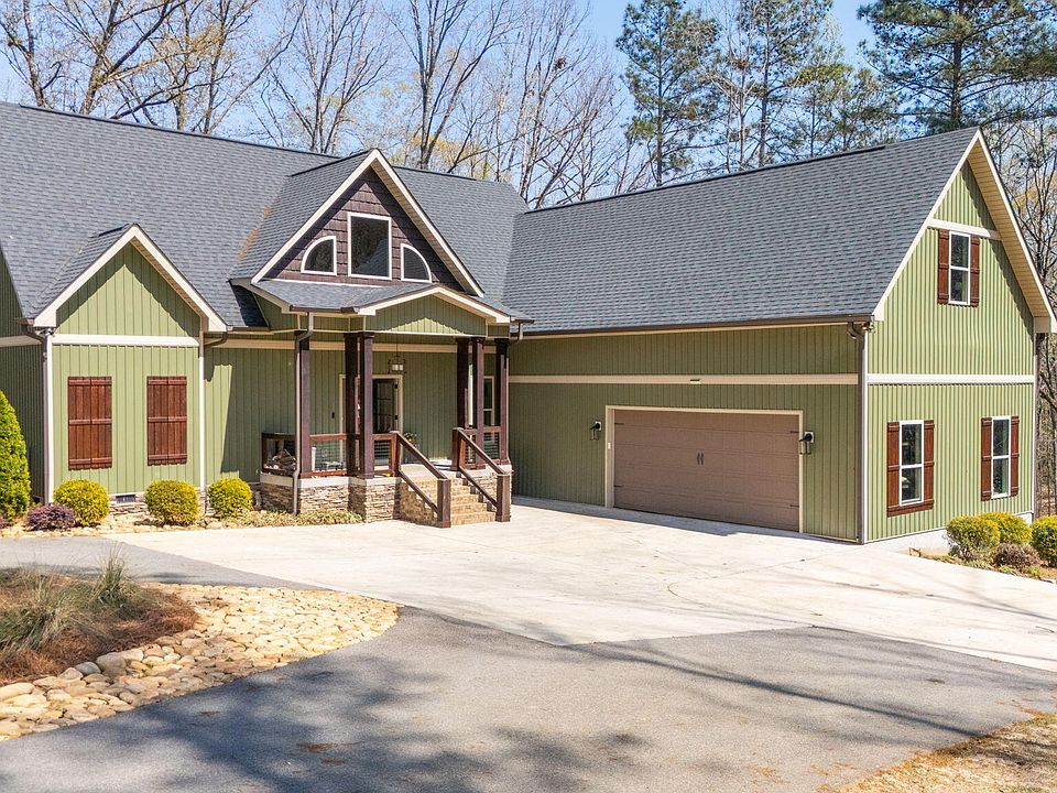1st image of 131 Woods Rd
