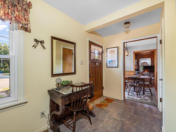 2nd image of 22 Diana Rd