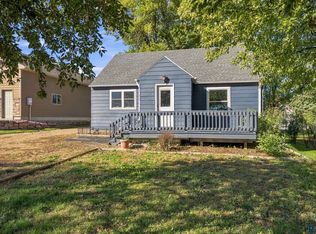 321 N Center Ave, Garretson, SD 57030