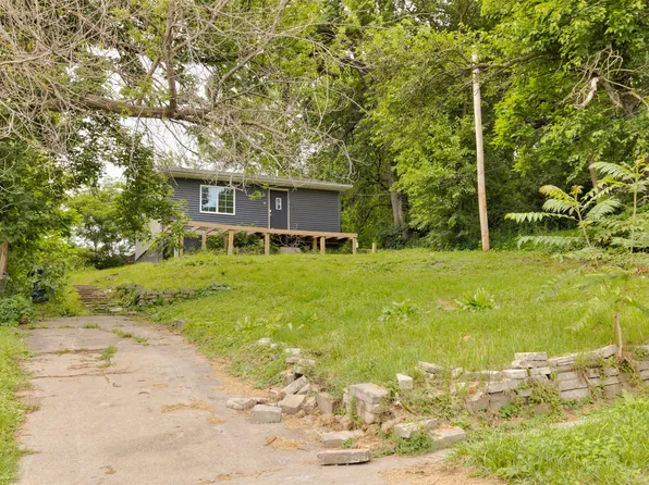 21 E Hillside Ave, Des Moines, IA 50315