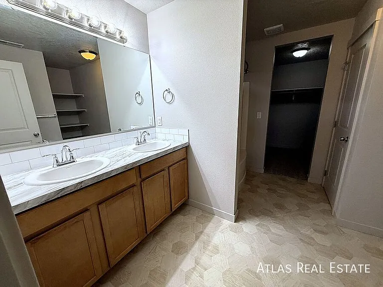 3007 N Cherry Grove Way — Photo 10