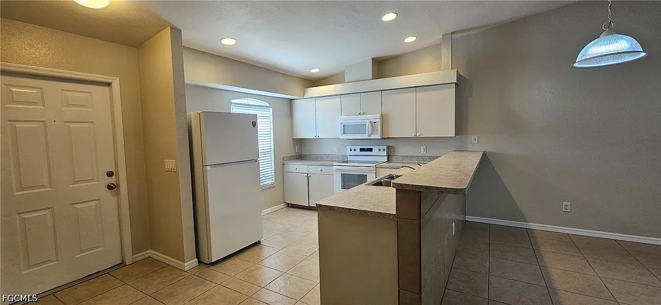 3 bed, 2.0 bath, 1224 sqft, $1,450 — Photo 2