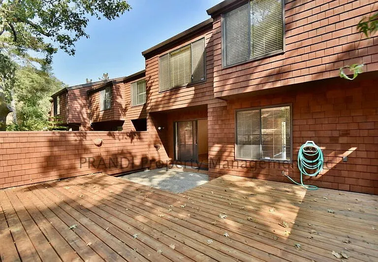 1033 Susan Way — Photo 17