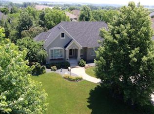 3765 Fairway Dr, Woodbury, MN 55125