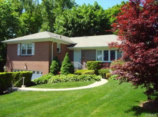 140 Rockingchair Rd, White Plains, NY 10607