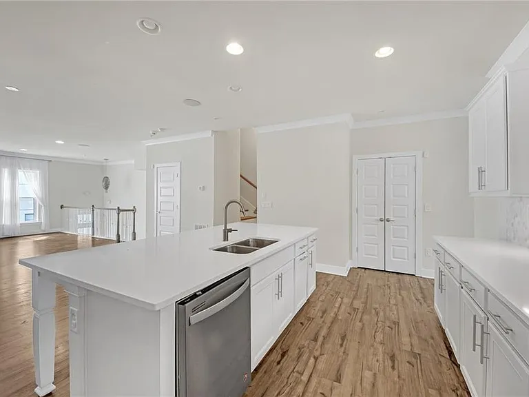 860 Stonehill Ln — Photo 11