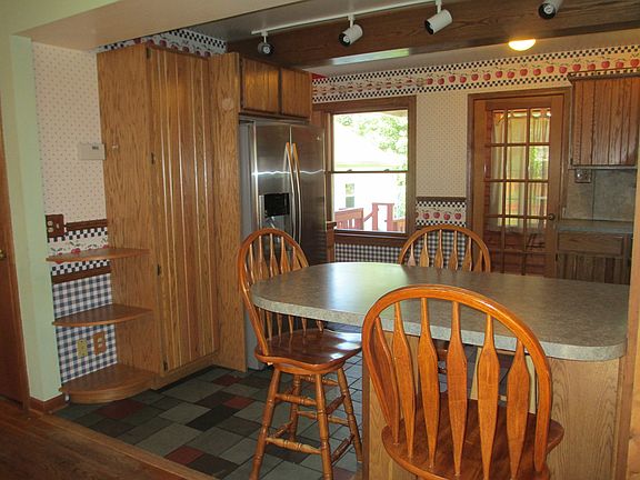 5th image of 1109 Queen Anne St