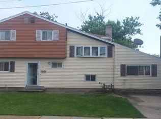 85 Ann Dr S, Freeport, NY 11520