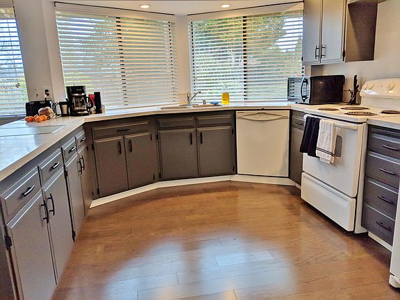 5th image of 11607 55th Ave SW