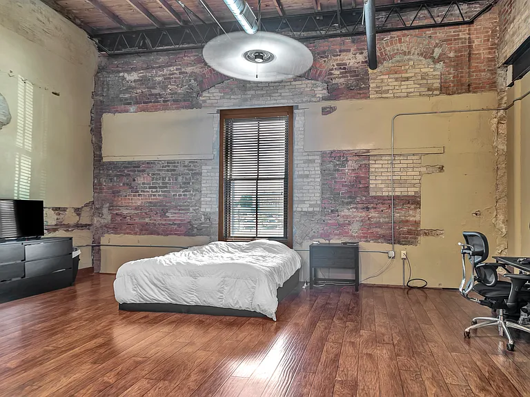 211 N Main St #21 — Photo 9