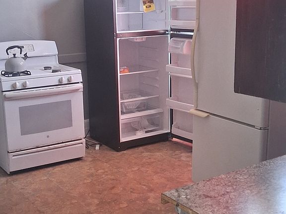 4th image of 114 Josephine St #2