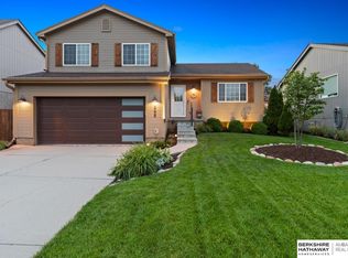 17210 Spaulding St, Omaha, NE 68116