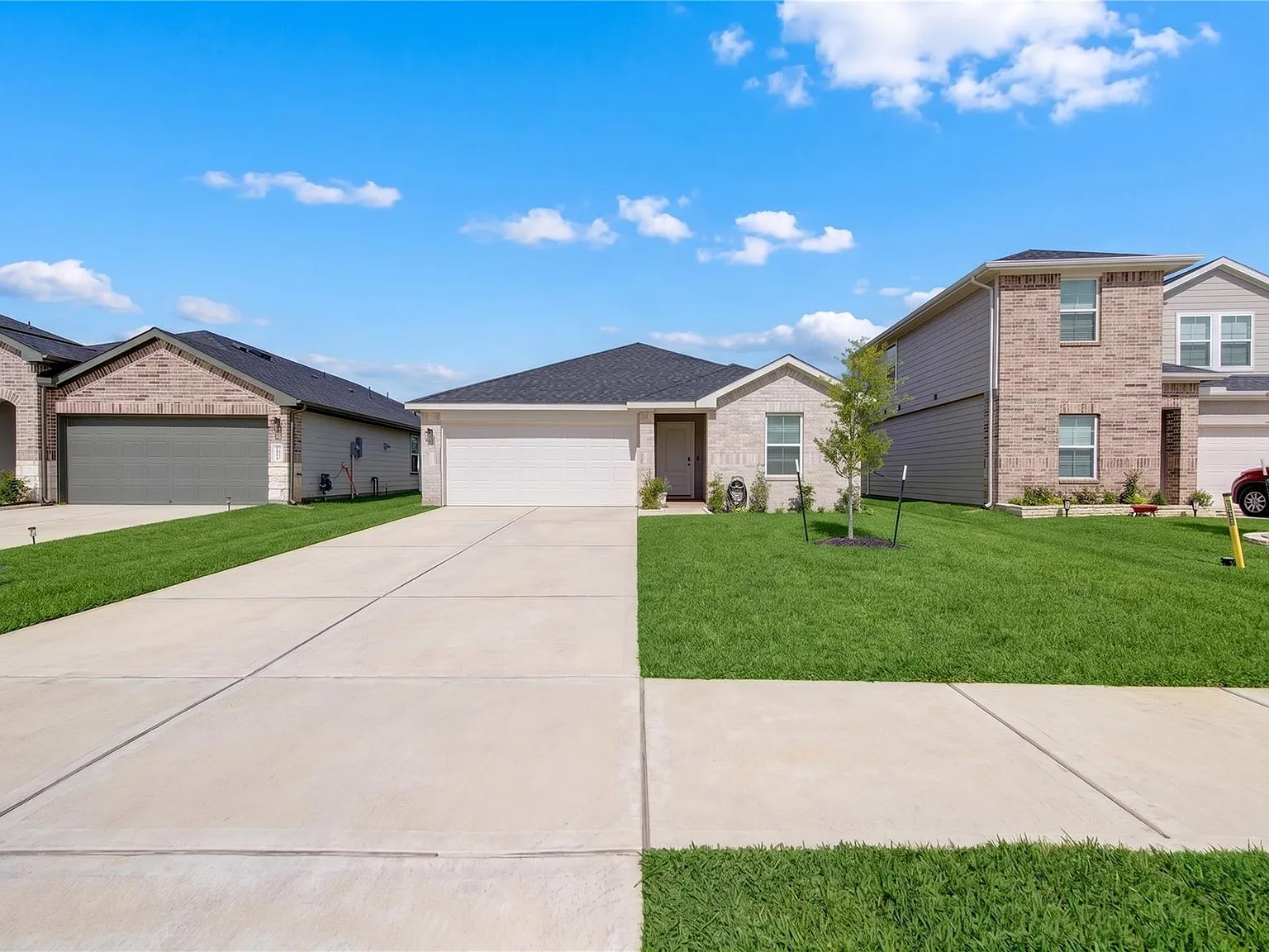 4 bed, 2.0 bath, 1778 sqft, $2,300 — Photo 3