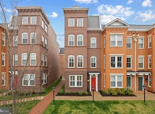1109 Abingdon Dr, Alexandria, VA 22314