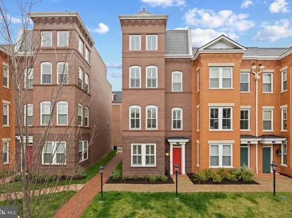 1109 Abingdon Dr, Alexandria, VA 22314
